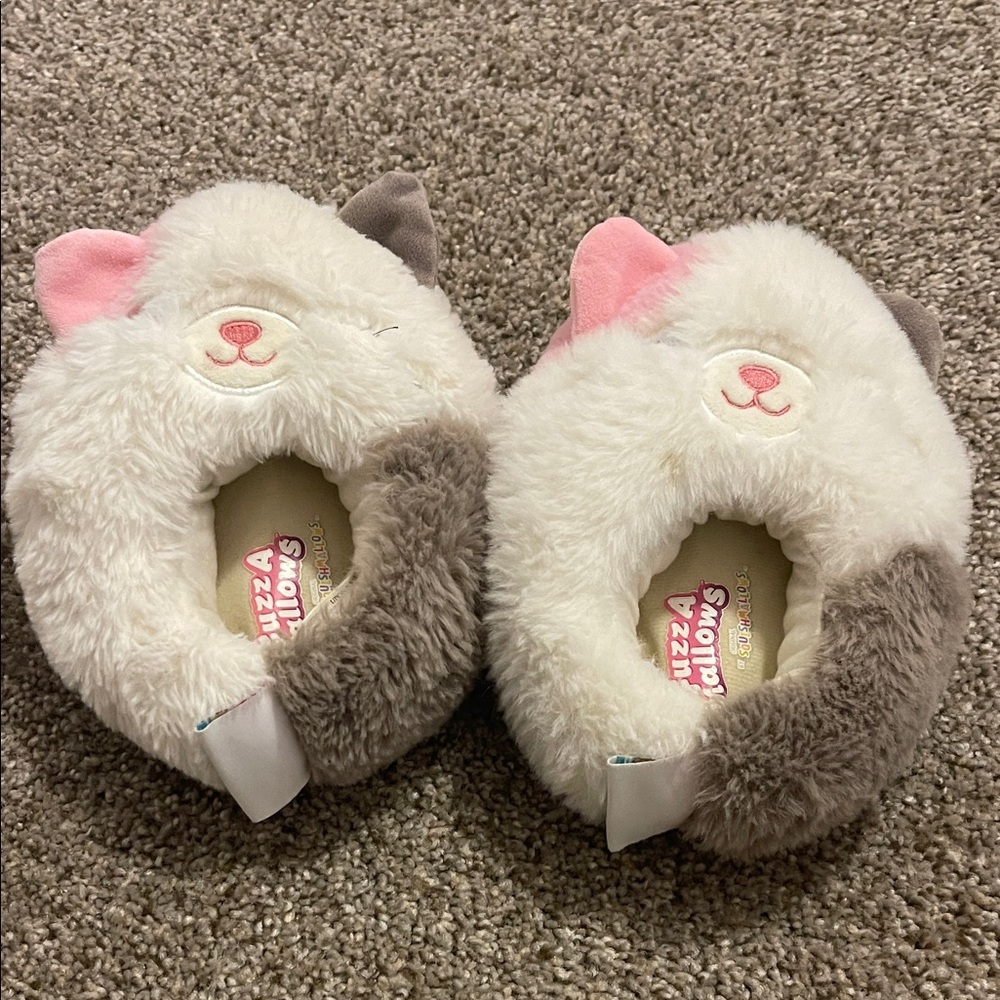 Fuzz A Mallows (Squishmallow Slippers) Size 11-12)